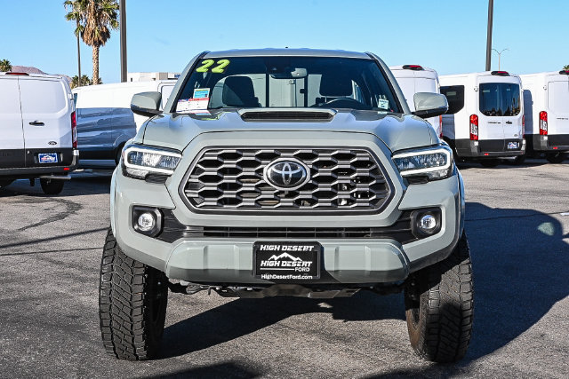 Used 2022 Toyota Tacoma TRD Sport w/ TRD Premium Sport Package RWD image 2
