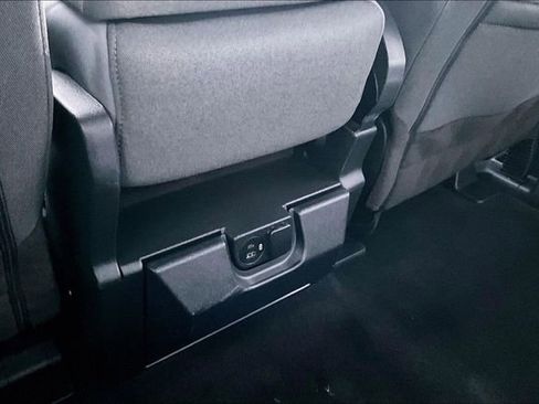 Used 2023 Ford F150 XLT image 11