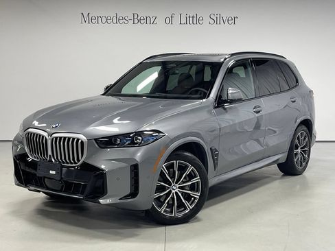Used 2024 BMW X5 xDrive40i w/ M Sport Package AWD/4WD image 1