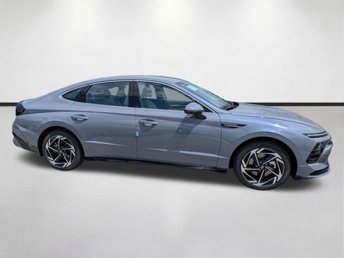 New 2026 Hyundai Sonata SEL FWD image 3