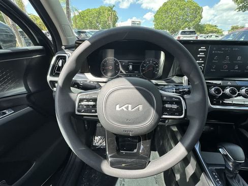 Certified 2023 Kia Sorento LX FWD image 22