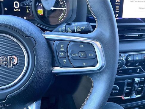Used 2024 Jeep Wrangler Unlimited Sahara AWD/4WD image 18