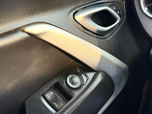 Used 2018 Chevrolet Camaro SS image 30