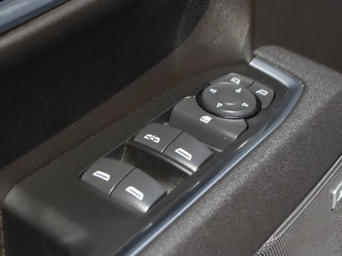 Used 2026 Chevrolet Silverado 1500 LT Trail Boss w/ LT Trail Boss Premium Package AWD/4WD image 17