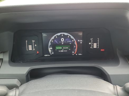 Used 2024 Toyota Tacoma SR5 w/ SR5 Upgrade Package AWD/4WD image 31