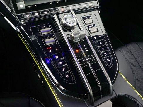 New 2026 Aston Martin V8 Vantage Base image 19