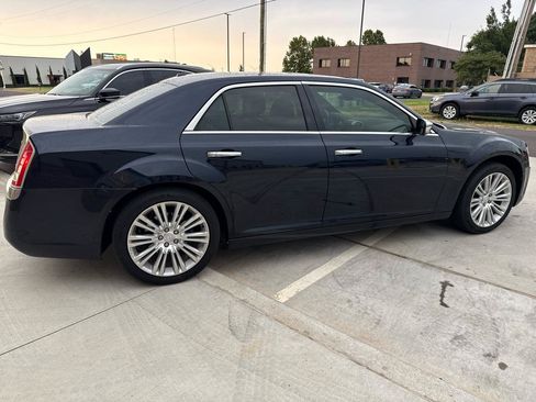 Used 2011 Chrysler 300 C w/ Sound Group RWD image 10