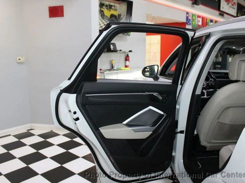 Used 2020 Audi Q3 2.0T Premium image 22