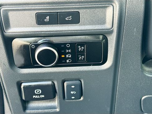 Used 2024 Ford Expedition XLT AWD/4WD image 11