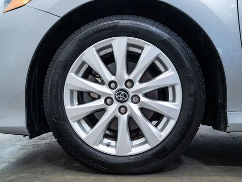 Used 2019 Toyota Camry LE FWD image 11