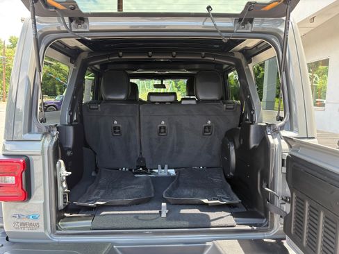 Used 2022 Jeep Wrangler Unlimited Rubicon 4xe w/ Steel Bumper Group AWD/4WD image 11
