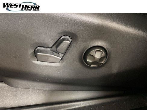 Used 2026 Chrysler Pacifica Select AWD/4WD image 46