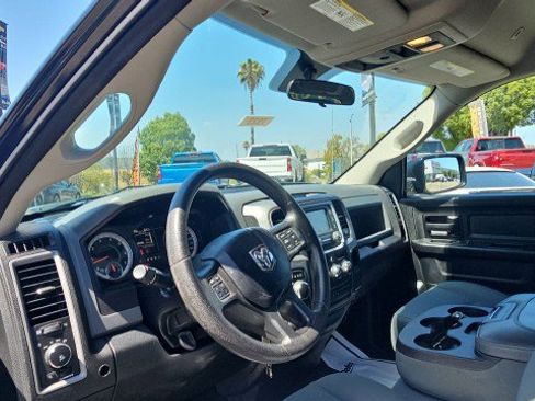 Used 2017 RAM 1500 Express RWD image 10