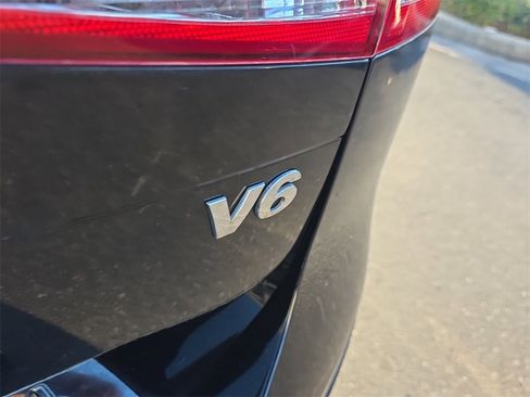 Used 2012 Volkswagen Touareg VR6 image 6