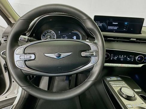 Used 2025 Genesis GV70 2.5T AWD/4WD image 11