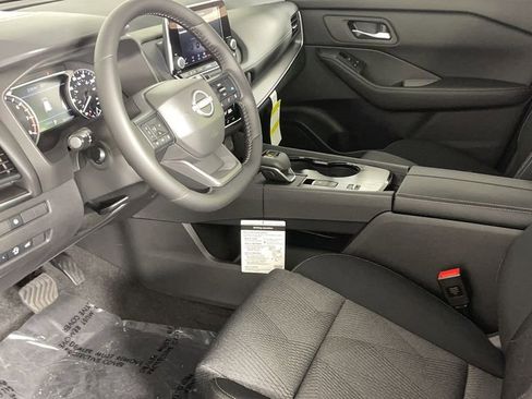 New 2025 Nissan Rogue SV image 11