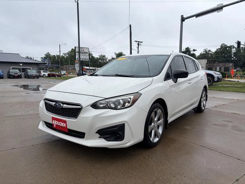 Used 2017 Subaru Impreza 2.0i AWD/4WD image 3