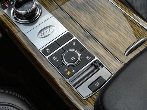 Used 2018 Land Rover Range Rover Supercharged image 28