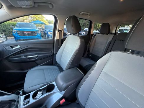 Used 2016 Ford Escape SE FWD image 16
