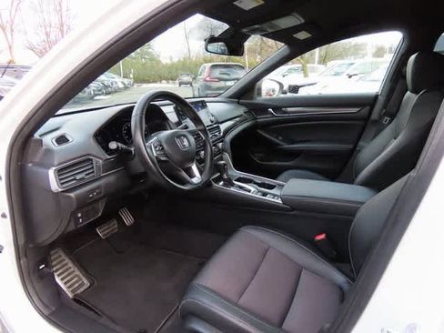 Used 2022 Honda Accord Sport image 2