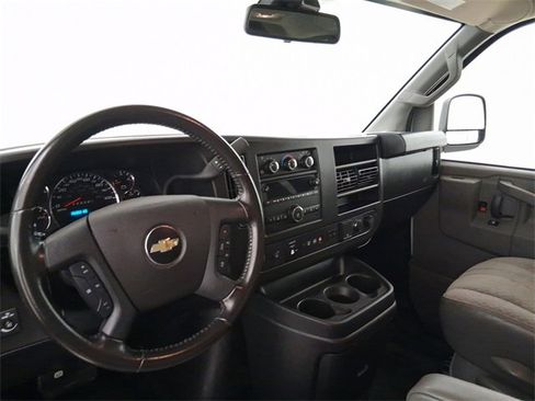 Used 2022 Chevrolet Express 3500 LT w/ LT Preferred Equipment Group image 19