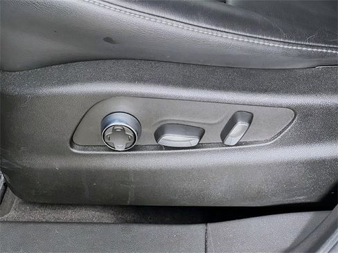 Used 2024 Cadillac XT4 Premium Luxury image 11