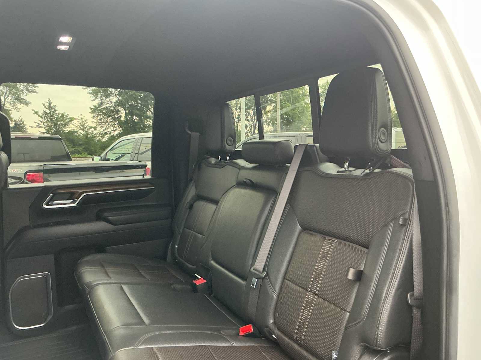 Used 2024 Chevrolet Silverado 2500 High Country w/ High Country Premium Package AWD/4WD image 23