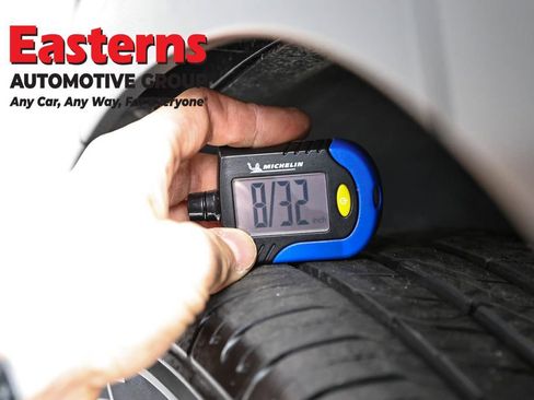 Used 2022 Volkswagen Taos SE AWD/4WD image 26