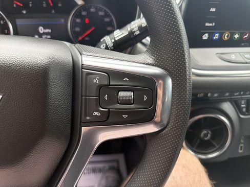 Used 2025 Chevrolet Blazer LT AWD/4WD image 19