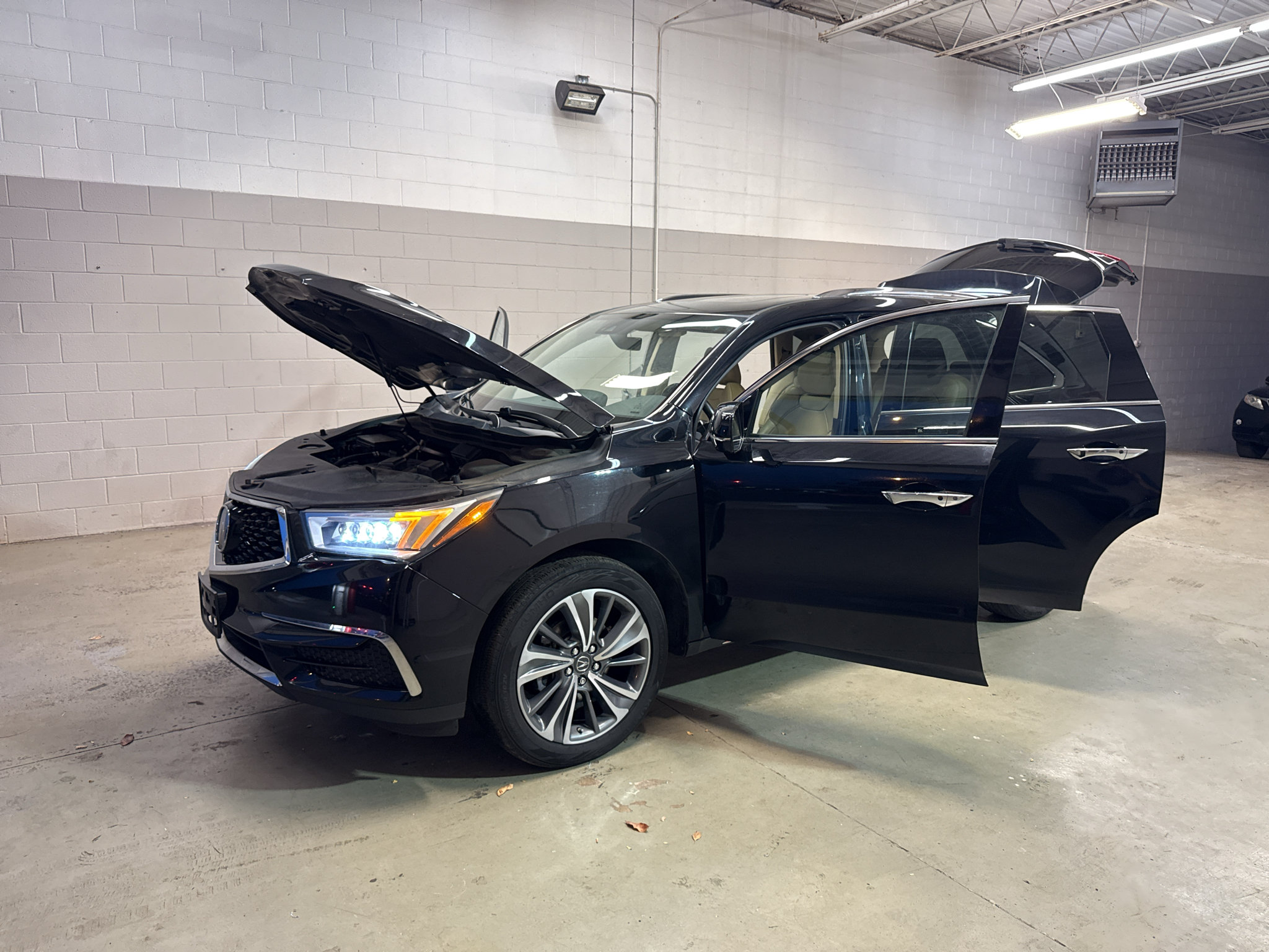Used 2019 Acura MDX w/ Technology Package AWD/4WD image 11
