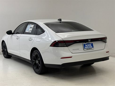 New 2025 Honda Accord SE image 9