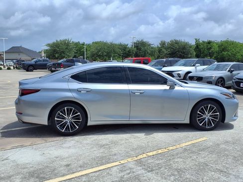 Used 2022 Lexus ES 350 w/ Premium Package FWD image 4