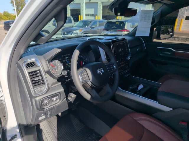 Used 2026 RAM 1500 4x4 Crew Cab image 15