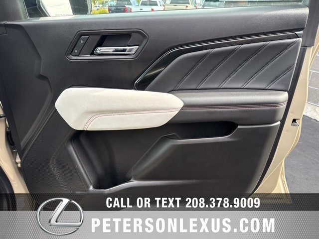 Used 2023 GMC Canyon AT4X AWD/4WD image 12