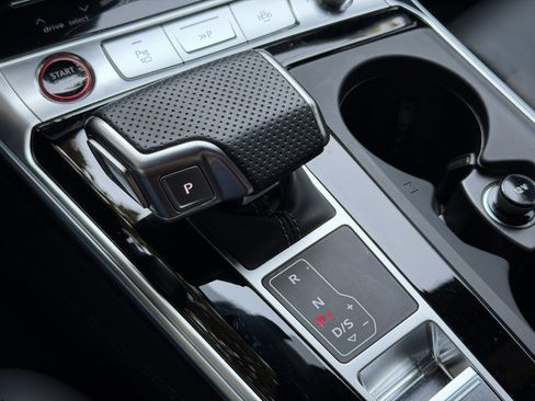 Used 2025 Audi RS 7 Performance AWD/4WD image 23