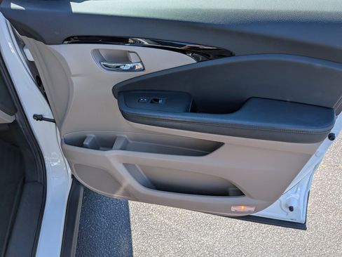 Used 2021 Honda Pilot Touring image 33