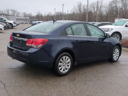 Used 2011 Chevrolet Cruze LS image 8