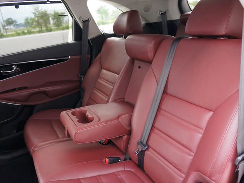 Used 2017 Kia Sorento SX image 35