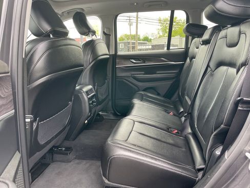 Certified 2023 Jeep Grand Cherokee Limited AWD/4WD image 33