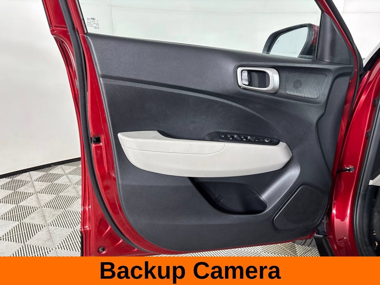 Used 2024 Hyundai Venue SEL FWD image 10