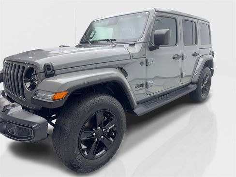 Used 2023 Jeep Wrangler Altitude image 11