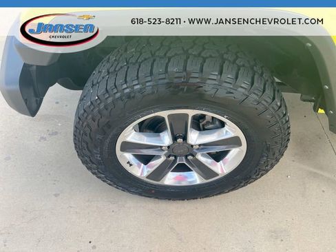 Used 2023 Jeep Wrangler Sahara AWD/4WD image 32
