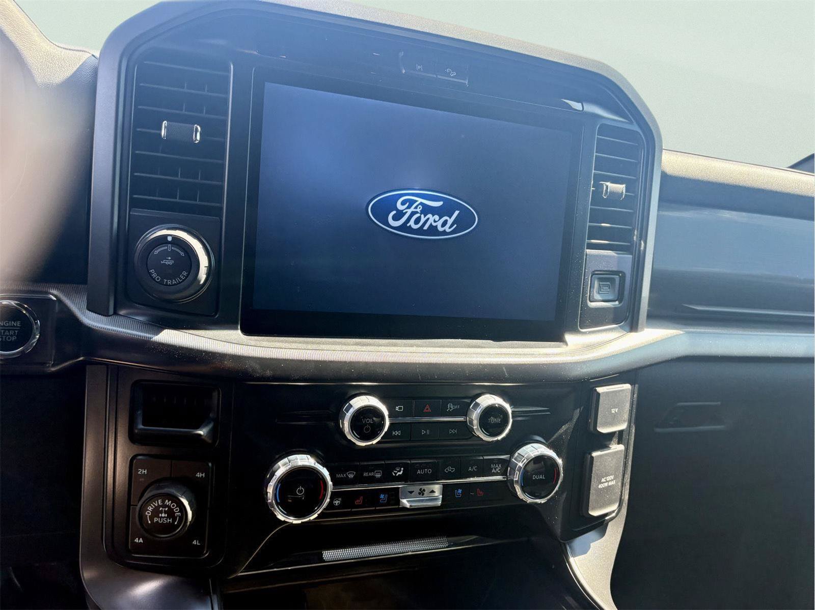 Used 2025 Ford F150 Lariat w/ Equipment Group 501A Mid AWD/4WD image 13