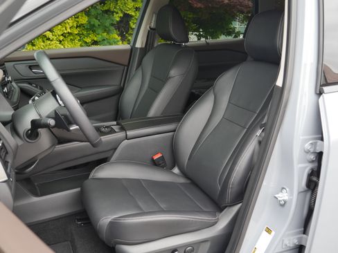Certified 2023 Nissan Rogue SL w/ SL Premium Package AWD/4WD image 32