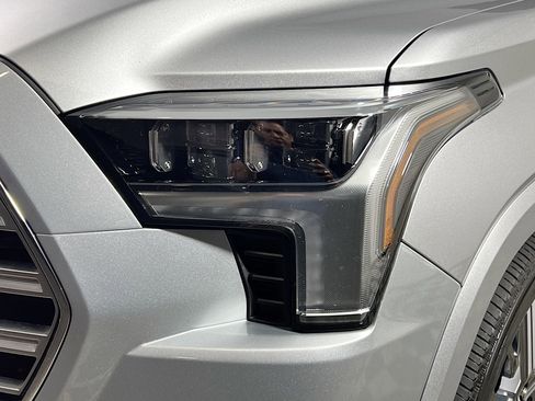 Used 2023 Toyota Sequoia Capstone image 12