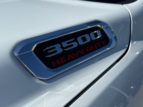 Used 2024 RAM 3500 Limited AWD/4WD image 6