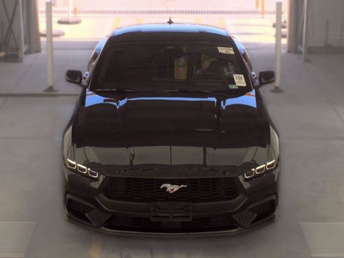 Used 2024 Ford Mustang Coupe RWD image 8
