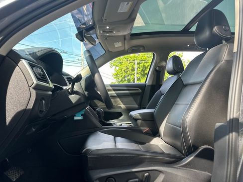 Used 2023 Volkswagen Atlas SE AWD/4WD image 8