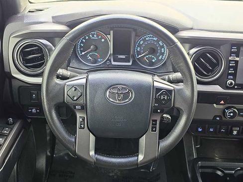 Used 2020 Toyota Tacoma TRD Sport w/ Technology Package image 18