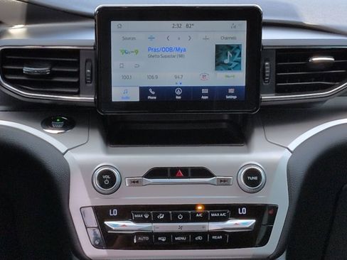 Used 2021 Ford Explorer XLT w/ Equipment Group 202A image 19